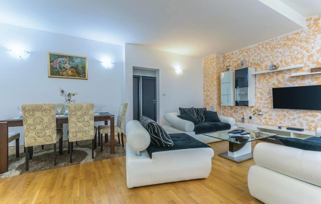 Apartmani Leiva Лабин Экстерьер фото